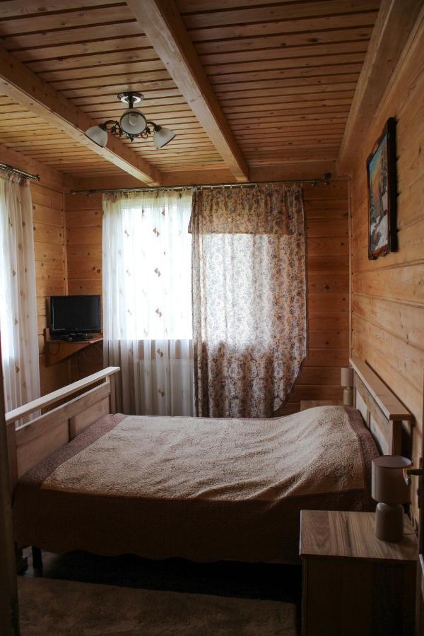 Чорногірський Вітер Villa Verhovina Kültér fotó